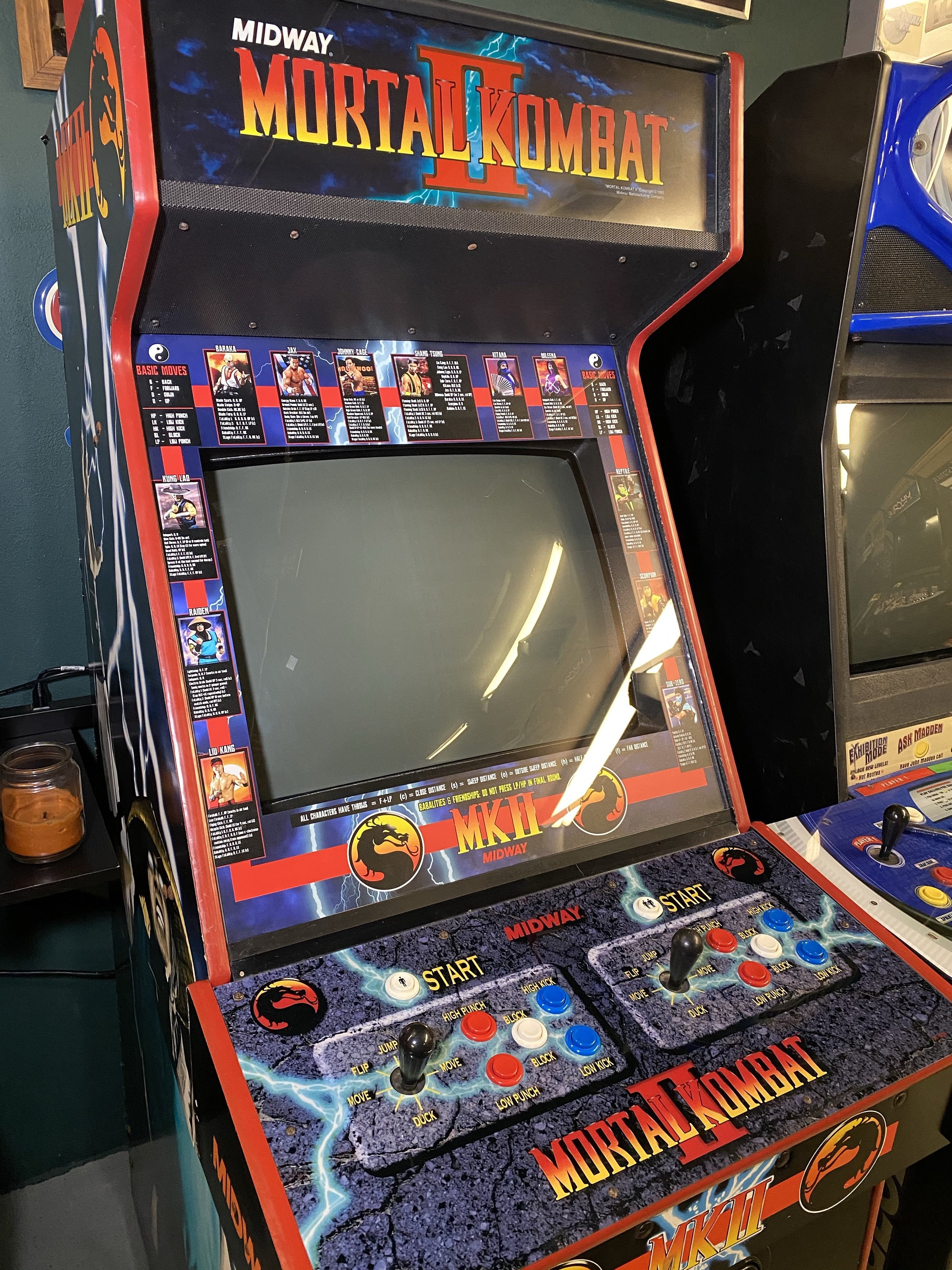 Ultimate Mortal Kombat 3 marquee (full size cabinet) – Szabo's Arcades