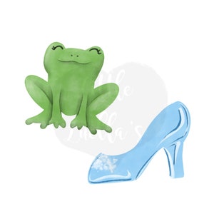 Peut inclure: Illustration fantaisiste d'une grenouille verte souriante et d'un escarpin bleu clair. La grenouille a les yeux ferm&eacute;s, et la chaussure est translucide. L'&oelig;uvre est de style aquarelle, avec des ombres douces, &eacute;voquant un th&egrave;me de conte de f&eacute;es.