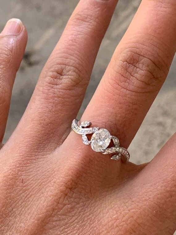 Oval diamond ring - image 2