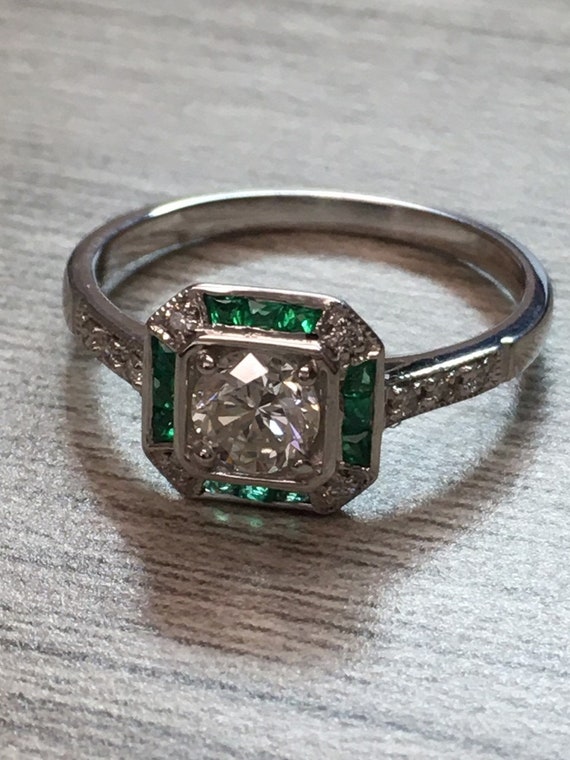 Emerald and diamond ring - image 5