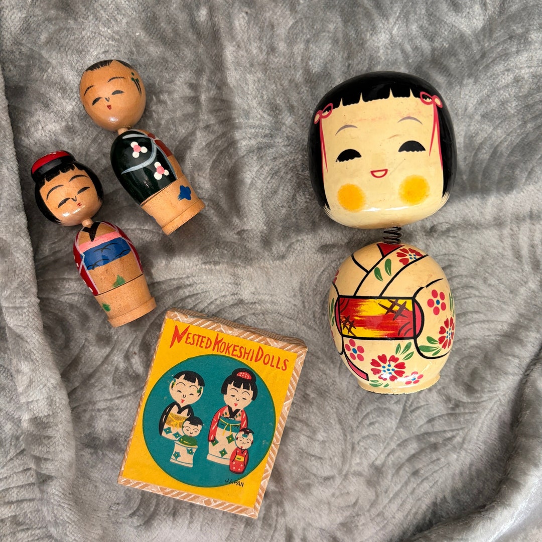 Vintage Small and Sweet Nesting Kokeshi Doll Family of Four Wooden