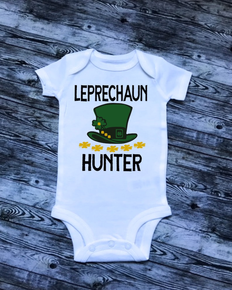 Patrick/'s Day bodysuit Toddler T-Shirt Leprechaun Trap St Shamrock 4 Leaf Clover Leprechaun Hunter Luck of the Irish baby clothing