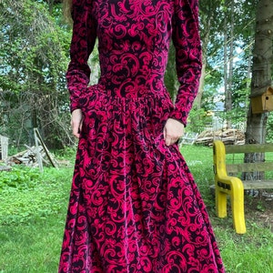 vintage Laura Ashley velvet black and fuscia pink midi dress / abstract disney princess costume/ puff sleeve cotton / cottage core / 80s 90s