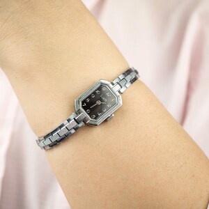 Vintage watch, Mechanical watch, silver watch color. Women&#39;s watch,