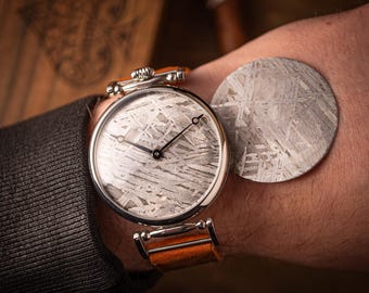 Montre Ancienne Mécanique Homme Victoire (ZIM) 1956 - 15 Rubis, Cadran Noir, Bracelet Neuf