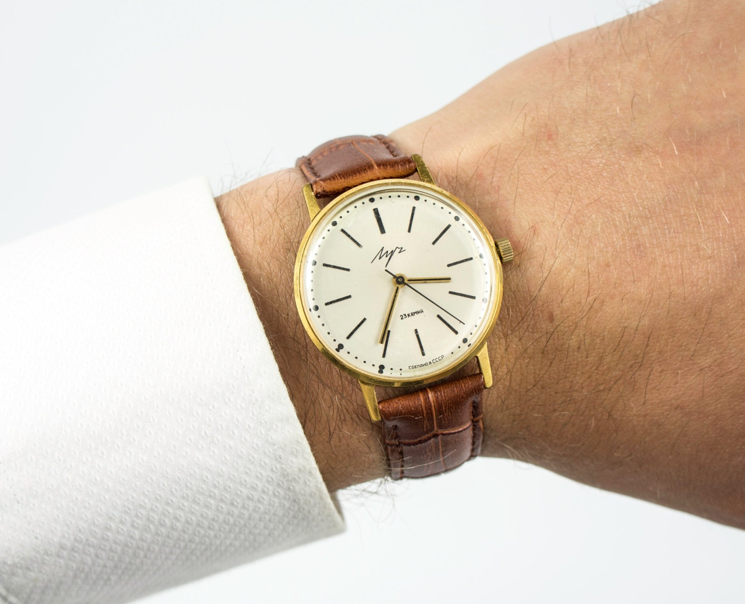 Montre Ancienne Mécanique Victoire ZIM 1980 - Homme, Bracelet Bund Noir, 15 Rubis