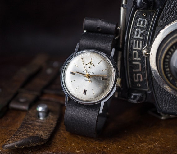 Montre Vintage Raketa Pour Homme - Mécanique à Remontage - Boîtier Acier 43mm - Style Soviétique Rare