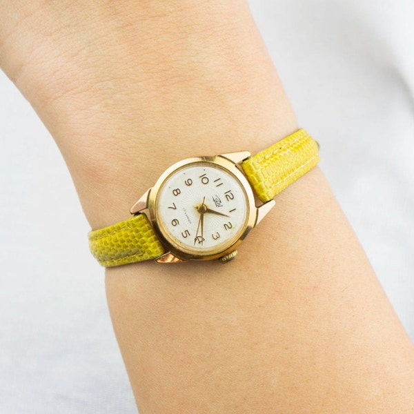 Gold vintage watch, Vintage watch. Soviet watch, Women's watch, Women's soviet watch, Russian watch, "Zaria" 17 jewels, soviet watches