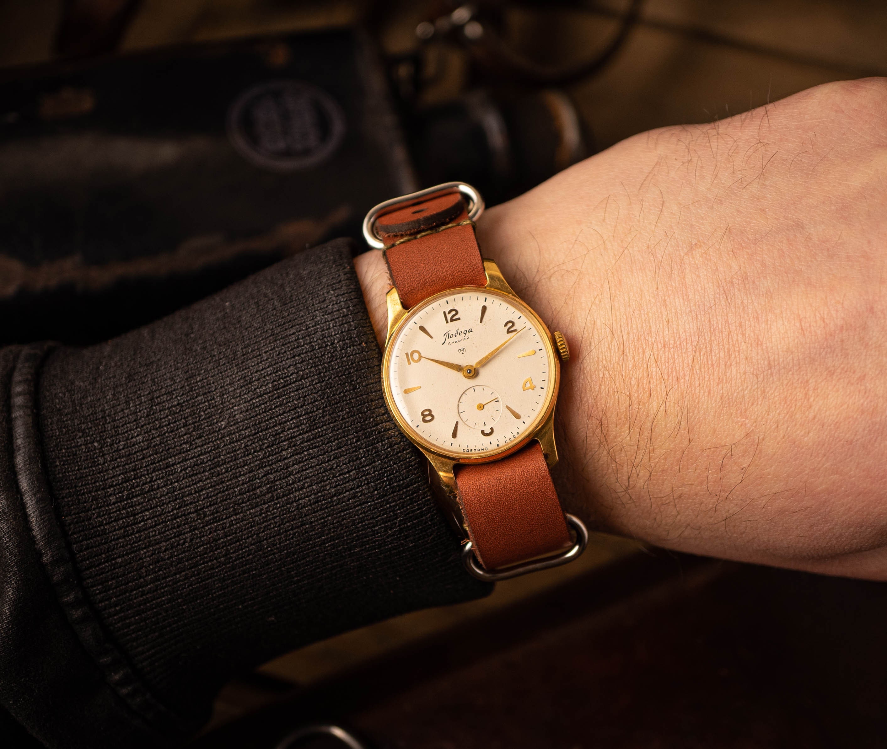 Montre Ancienne Mécanique Homme Victoire (ZIM) - Années 1950 - Bracelet Cuir Neuf - Fonctionne
