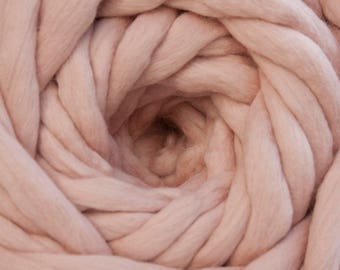 Super Chunky Yarn. Super Bulky Merino Wool. Big Giant Knitting.
