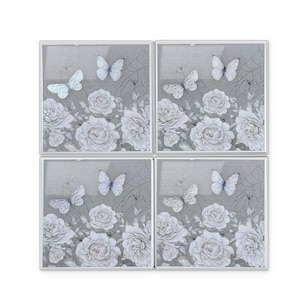 Peut inclure: Un ensemble de quatre dessous de verre carr&eacute;s pr&eacute;sentant un motif floral gris monochrome avec des roses blanches, des toiles d'araign&eacute;e d&eacute;licates et deux papillons sur chaque pi&egrave;ce. Les dessous de verre sont encadr&eacute;s de m&eacute;tal argent&eacute; fin.