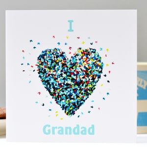 Tarjeta Mariposas del corazón de la mariposa del cumpleaños del abuelo