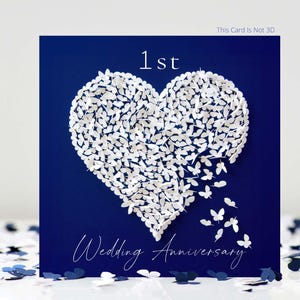Tarjeta con forma de corazón y mariposa para el primer aniversario de bodas, no 3D.