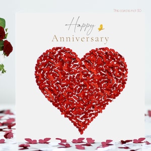 Tarjeta de aniversario con corazón de mariposa roja y mariposas, no 3D
