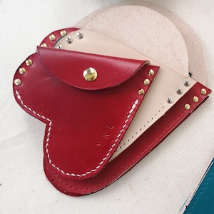 Bolsa de couro personalizada em formato de coração. Bolsa do amor. Presentes de coração. Bolsa de 3º aniversário. Presente de casamento. Presente para madrinha. Dia dos Namorados.