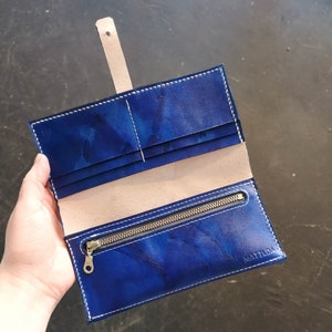 Monedero de piel personalizado con doble pliegue y efecto tie dye. Cartera grande de piel. Monedero de mujer con doble pliegue. Cartera de piel hecha a mano