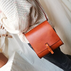 Leather Satchel.  Hand Crafted Ladies Leather Crossbody Bag.  Handcrafted Leather bag.  Women's Shoulder Bag