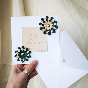 Biglietto di auguri personalizzato in pelle per il terzo anniversario, regalo floreale per matrimonio, biglietto di San Valentino, biglietto di compleanno. Biglietto personalizzabile