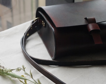 Handmade Brown Leather Crossbody Satchel: Minimalist Crossover Purse