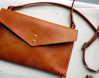Tan Leather Cross Body Handbag, Minimalist Leather Bag.  Classic Envelope Shoulder Bag.  Ladies Leather Bag