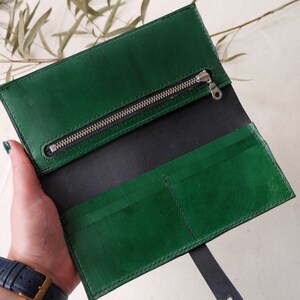Monedero de piel hecho a mano: minimalista, clásico y personalizable
