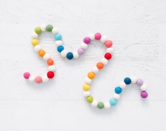 SPECTRUM Felt Ball Garland – Rainbow Garland, Pom Pom Garland, Party Garland, Photo Prop, Rainbow