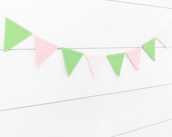 IRISH AT HEART Felt Bunting - St Patrick's Day, Holiday Bunting, Felt Flag, Felt Pennant, Felt Banner, Green, Pink, White