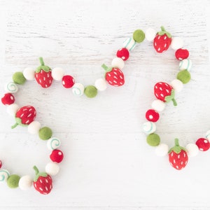 RIPE STRAWBERRIES Felt Ball Garland – Strawberry Garland, Felt Strawberries, Berry Garland, Summer Party