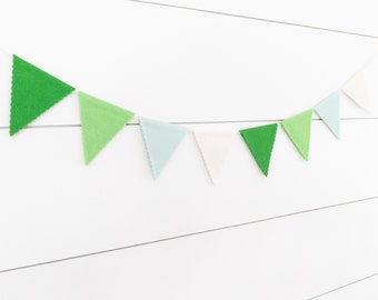 IRISH MINT Felt Bunting - St Patrick's Day, Holiday Bunting, Felt Flag, Felt Pennant, Felt Banner, Green, Mint, White