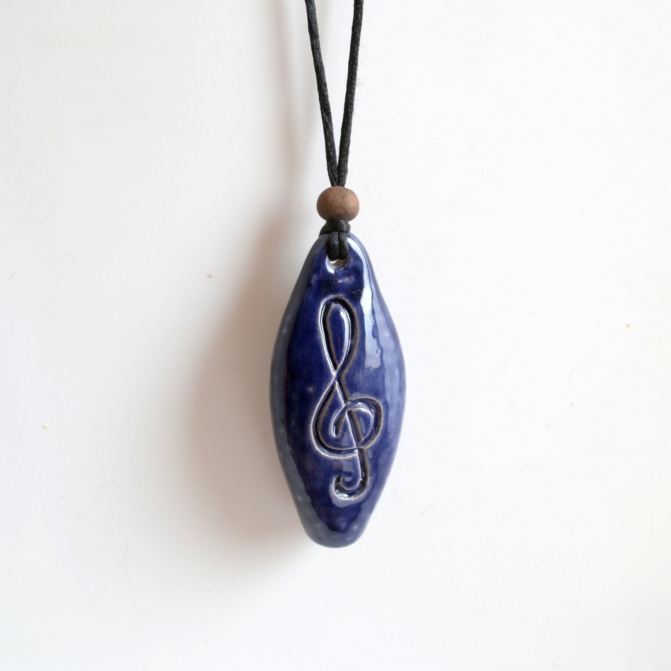 Blue Ceramic pendant - Ocarina 2 hole 4 tone - Blue whistle with Engraved   treble clef - Whistle necklace - ceramic small flute - Folk toy
