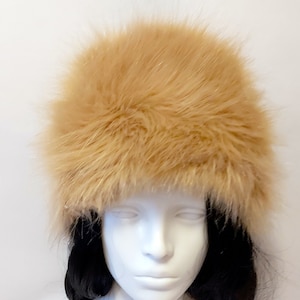 Winter beige color boyar fur hat,faux fur hat,Russian fur hat,Winter hat Cossack unisex fur hat, soft  faux fur hat, fleece lining, warm hat
