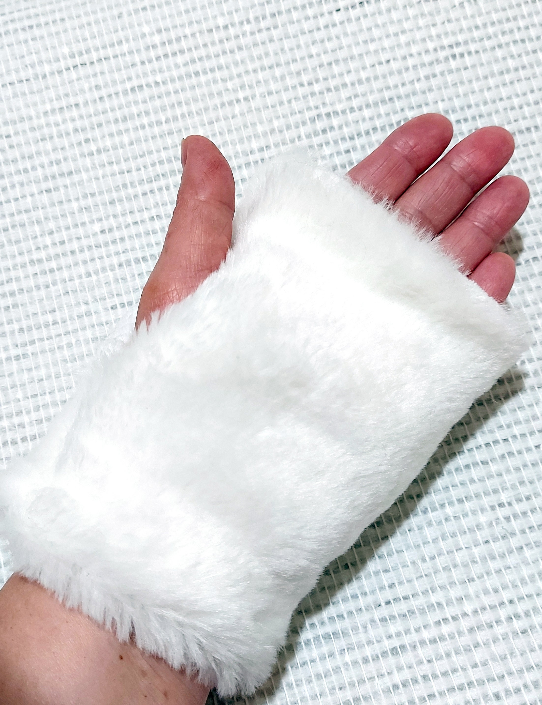 White fur fingerless gloves deals
