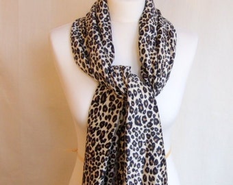 Vintage Faux Fur Leopard Print Stole - Long and Warm - Scarf
