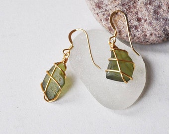 Drop jewel pendant green /& gold charm jewellery supplies C1218
