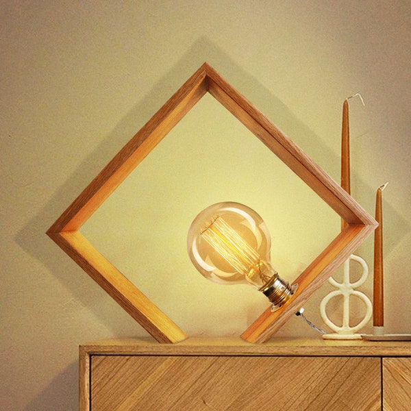 Lampe en bois Amandine | Lampe de bureau en bois de chêne | Lampe décorative pour cadeau | Lampe de table avec ampoule | Made in France