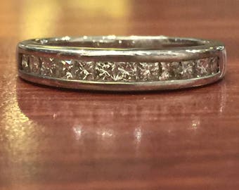 18K White Gold & Princess Cut Diamond Band. 0.80ct in total. E/VVS.