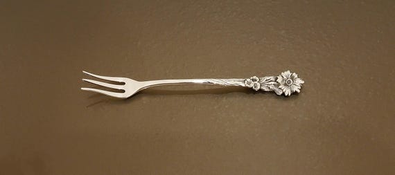 Harlequin by Reed & Barton Sterling Silver Olive/Pickle Fork