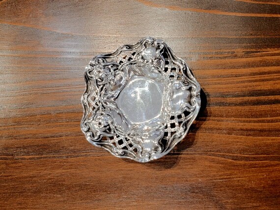 Sterling Silver Art Nouveau Nut Dish by Wallace Silversmiths