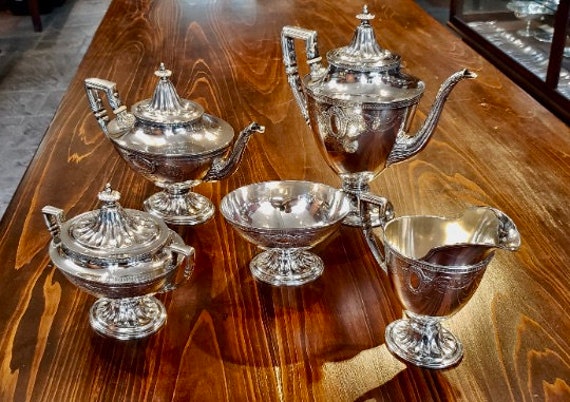 Renaissance by Wallace Sterling Silver 5-piece Tea Set