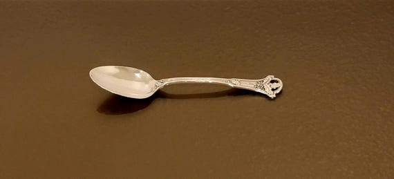 Teaspoon - Mono Clouise - Wallace Silversmiths