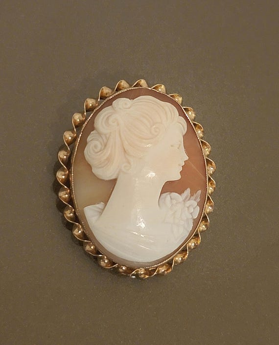Vintage 14K Gold Shell Cameo Brooch Pendant – ESEMCO
