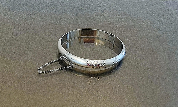 Sterling Silver Bright Cut Bangle Bracelet