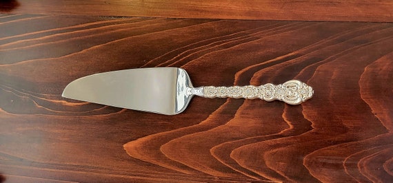 King Louis by International Sterling Handle Pie/Cake Server