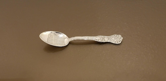 Antique Chicago Souvenir Spoon – Sterling Silver, The Auditorium, Douglas Monument, Fort Dearborn  – Watson Co. ca. 1890s