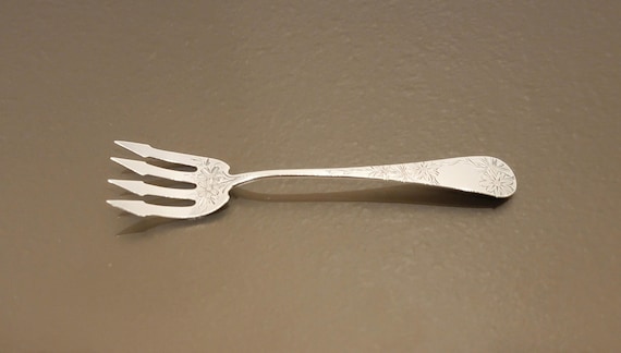 Antique Gorham Sterling Silver Sardine Fork – 5-3/8" Hand Engraved Floral Aesthetic Pattern c.1880s – Victorian Pickle Olive Relish Server