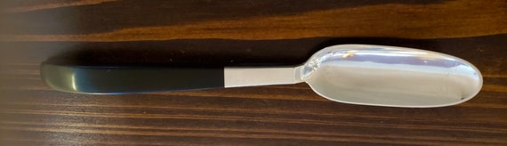 Contrast by Lunt Sterling Silver Cheese Scoop