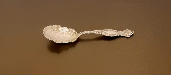 Jelly / Preserve Spoon – Frontenac by International Silver (1903), Antique Sterling Silver  Art Nouveau Tiger Lily Pattern – 7-3/4 in.