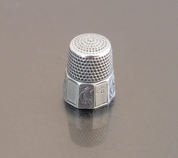 Sterling Silver Panel and Scroll Design Thimble