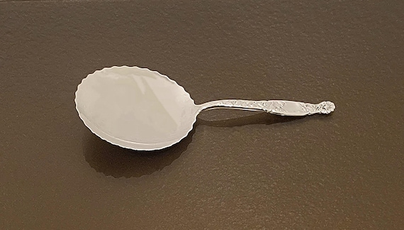 Bon Bon Spoon - Heraldic by Whiting Sterling Silver – Antique Solid Silver, 1900s