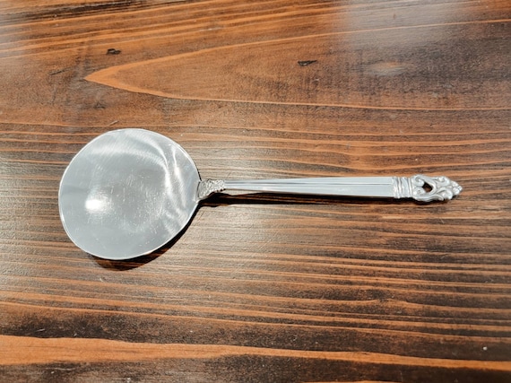 Royal Danish by International Silver Co.  Sterling Silver Tomato Server